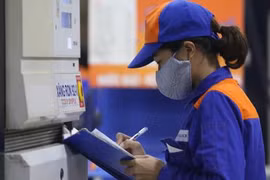 Giá xăng tăng lên cao nhất trong vòng 1 năm