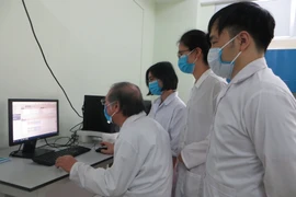 Chuyện về ông tiến sĩ "chế" văcxin chống cúm gia cầm H5N1