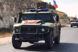 Quân cảnh Nga tuần tra bảo vệ biên giới Syria trên vùng Cao nguyên Golan