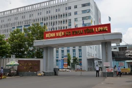 Vĩnh Long: Bắt giám đốc Bệnh viện Đa khoa liên quan đến Việt Á