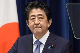 Cựu Thủ tướng Nhật Bản xin lỗi người dân vì bê bối tài trợ chính trị