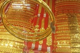 Giá vàng hôm nay 3-9: Lại lao xuống dốc