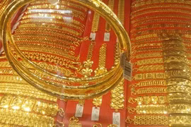 Giá vàng hôm nay 3-9: Lại lao xuống dốc