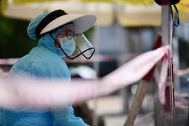 Một phụ nữ nhiễm nCoV tiếp xúc 13 người ở Bệnh viện Bắc Thăng Long