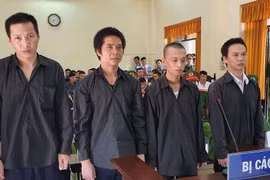 Đào tẩu khỏi trại tạm giam bằng một chiếc đinh vít