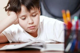 Trẻ thiếu tập trung có thể đang bị bạo lực tinh thần
