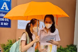 Giáo viên "tiết lộ" điểm môn Ngữ văn vào lớp 10 Hà Nội không cao