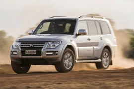 Triệu hồi Mitsubishi Pajero để thay thế tay đòn hệ thống treo trước
