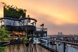 Khách sạn ở Hà Nội có tầng thượng đẹp nhất thế giới
