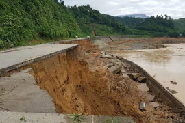 Thêm 11 người bị núi vùi lấp ở huyện Phước Sơn