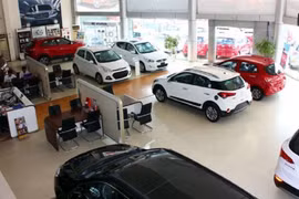 Ô tô tồn kho lớn, nguy cơ phải đại hạ giá