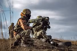 Nga tiếp tục tăng cường binh lực ở Donbass, Kiev lần đầu tiên thông báo tổn thất