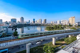 Không được mang “động vật tươi sống có mùi” lên tàu Cát Linh - Hà Đông