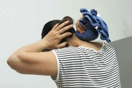 Xoa bóp trị vẹo cổ