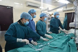  Điều trị nội khoa và nong van hai lá 