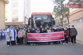 20 y bác sĩ Bệnh viện E TƯ tiếp tục vào Tây Ninh chống dịch