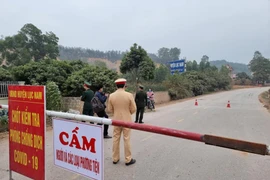 Bắc Giang phong tỏa một thôn, Thanh Hóa cách ly 25 người ăn giỗ cùng F1