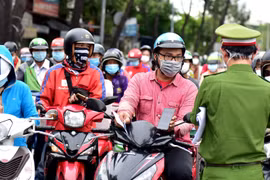 C06 nói gì về tình trạng ùn ứ khi thực hiện tờ khai y tế của Bộ Công an?