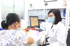 "Stress vì Covid-19" gây đỏ da, sần sùi, ngứa ngáy… 