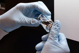 Thế giới đang dùng các loại thuốc chủ lực nào điều trị Covid-19 ?