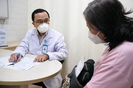 Ợ nóng, buồn nôn, khó tiêu, mắc bệnh gì?