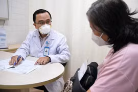 Ợ nóng, buồn nôn, khó tiêu, mắc bệnh gì?