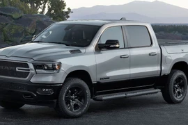 RAM 1500 Longhorn được thiết kế với mục đích trở thành "một chiếc xe bán tải hạng sang không khoan nhượng". 