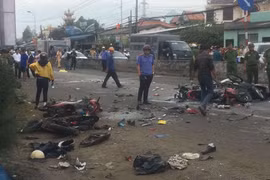 Xe container tông 4 người chết: Xử lái xe mới là ‘phần nổi tảng băng’ - VietNamNet