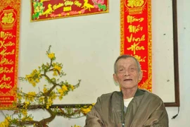 Kỳ 7: 100 tuổi vẫn uống bia, hút thuốc lào