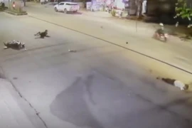 Nóng: Lao vào dải phân cách, tử vong tại chỗ