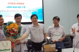 NUTIFOOD tặng 600 triệu đồng cho 2 bệnh viện điều trị thành công bệnh nhân 91