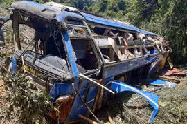 Tai nạn xe khách 5 người chết, phụ xe dương tính với ma túy