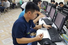 Học sinh Trường THPT chuyên Khoa học Tự nhiên.