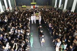 Lời nhắn nhủ đẫm nước mắt của anh trai Thứ trưởng giáo dục Lê Hải An