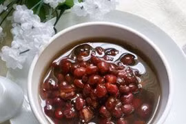 Chè đậu đỏ chữa tiểu khó