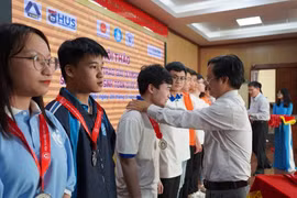 Trao giải Kỳ thi Olympic Toán học sinh viên – học sinh toàn quốc năm 2022