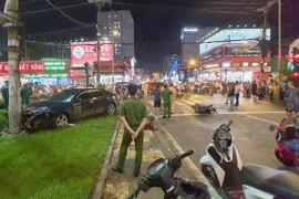 Vụ ô tô tông 8 xe máy, 10 người nhập viện: Nữ tài xế nhầm chân ga