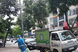 Nâng cao ý thức đổ rác của người dân để Hà Nội sạch hơn