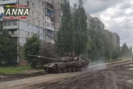 Quân đội Nga tiến công giành quyền kiểm soát Svetlodarsk. Ảnh South Front