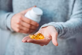  Đột quỵ vì dùng nhiều dầu cá