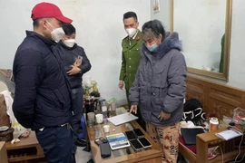 Cơ quan chức năng tiến hành khám xét nơi ở của Nguyễn Thị Thùy Trang.