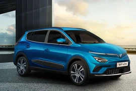 Lượng xe ô tô điện VF e34 bàn giao cho khách hàng đạt hơn 400 xe.