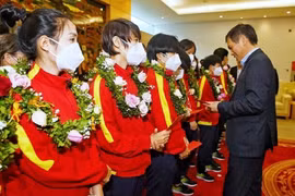 Đội tuyển bóng đá nữ đã về nước trong sự đón tiếp nồng nhiệt