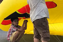 Diều khổng lồ dọa cuốn trẻ em lên trời ở Sài Gòn