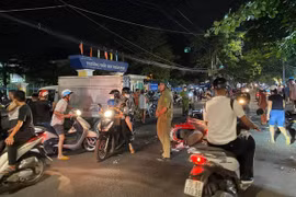 Xe "điên" mất lái tông hàng loạt xe máy ở Quảng Ngãi