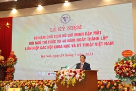 Trí thức khoa học, công nghệ thúc đẩy thể chế chủ trương, đường lối của Đảng 