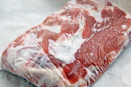 Làm cách này thịt có đông cứng đến mấy cũng rã sau vài phút