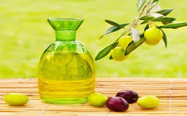 Mách bạn cách trị mụn bằng dầu oliu