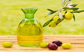 Mách bạn cách trị mụn bằng dầu oliu