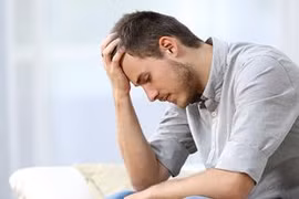 Khi con trai không chịu cưới vợ, đổ lỗi cho cha mẹ 